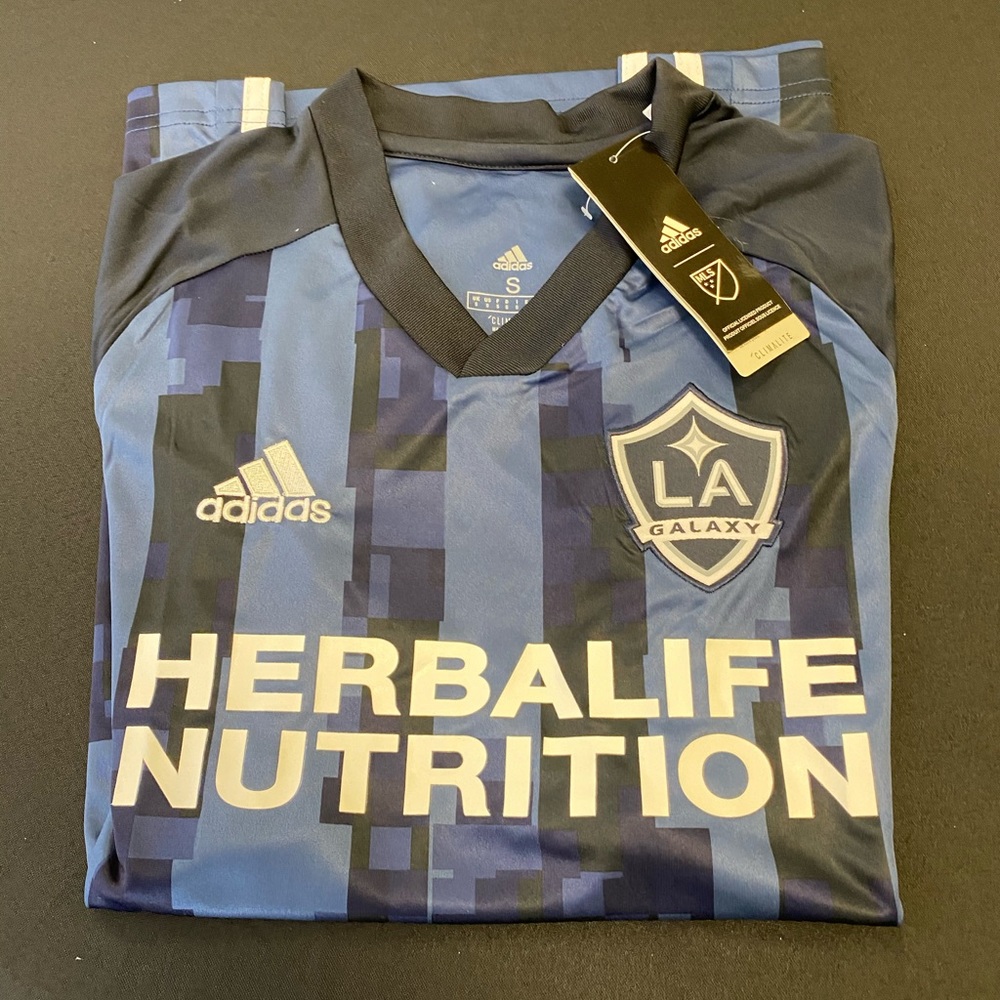 NEW WITH TAGS LA GALAXY JERSEY AWAY FANS VERSION